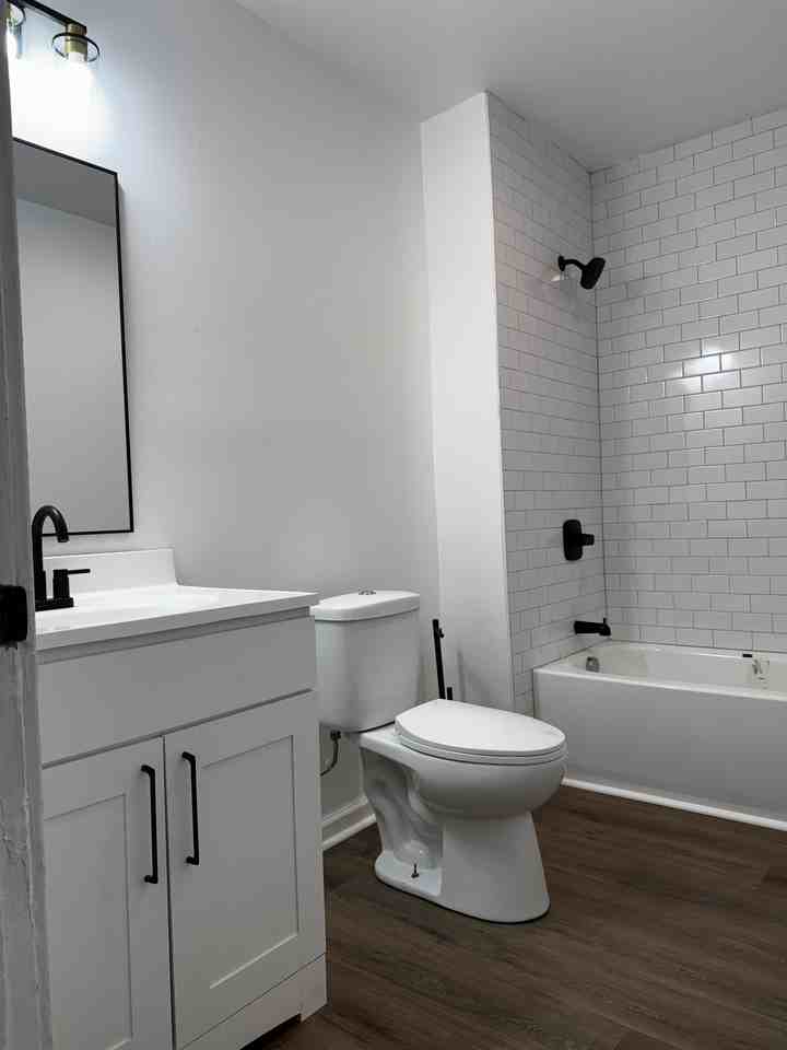 533 Hawthorne Ave #1 - Photo 4 of 9