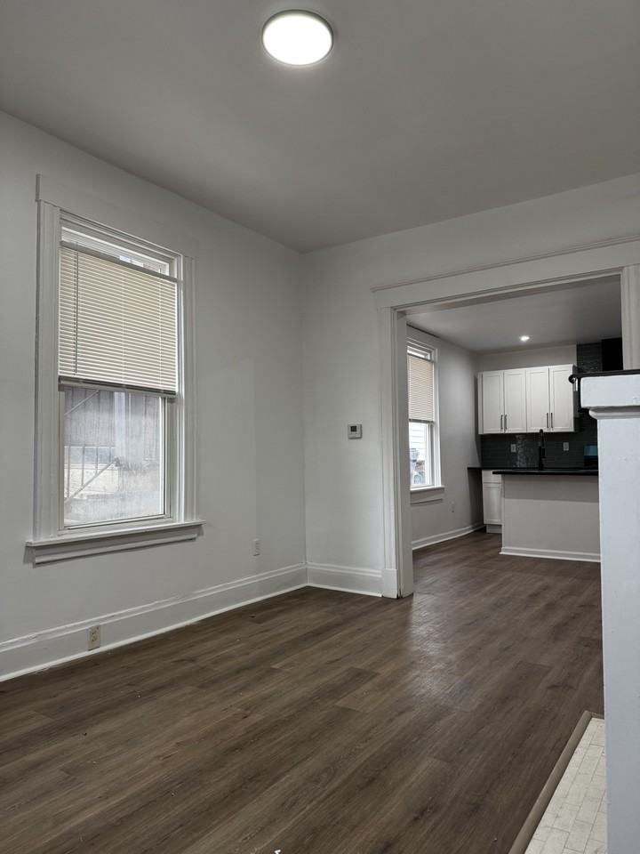 533 Hawthorne Ave #1 - Photo 5 of 9