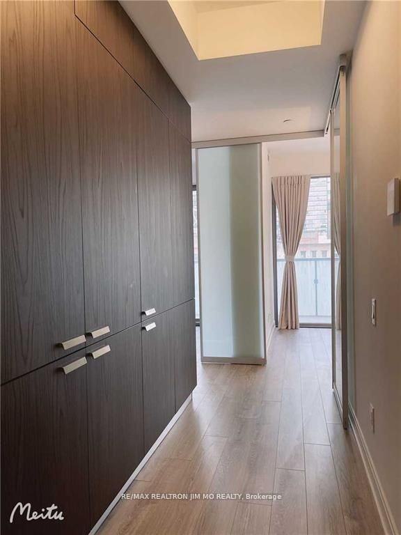 50 Charles Street East - Photo 6 of 7