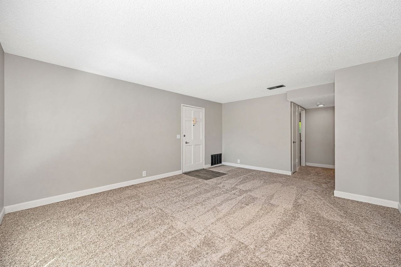 Joshua Tree Apartments - Photo 2 of 29