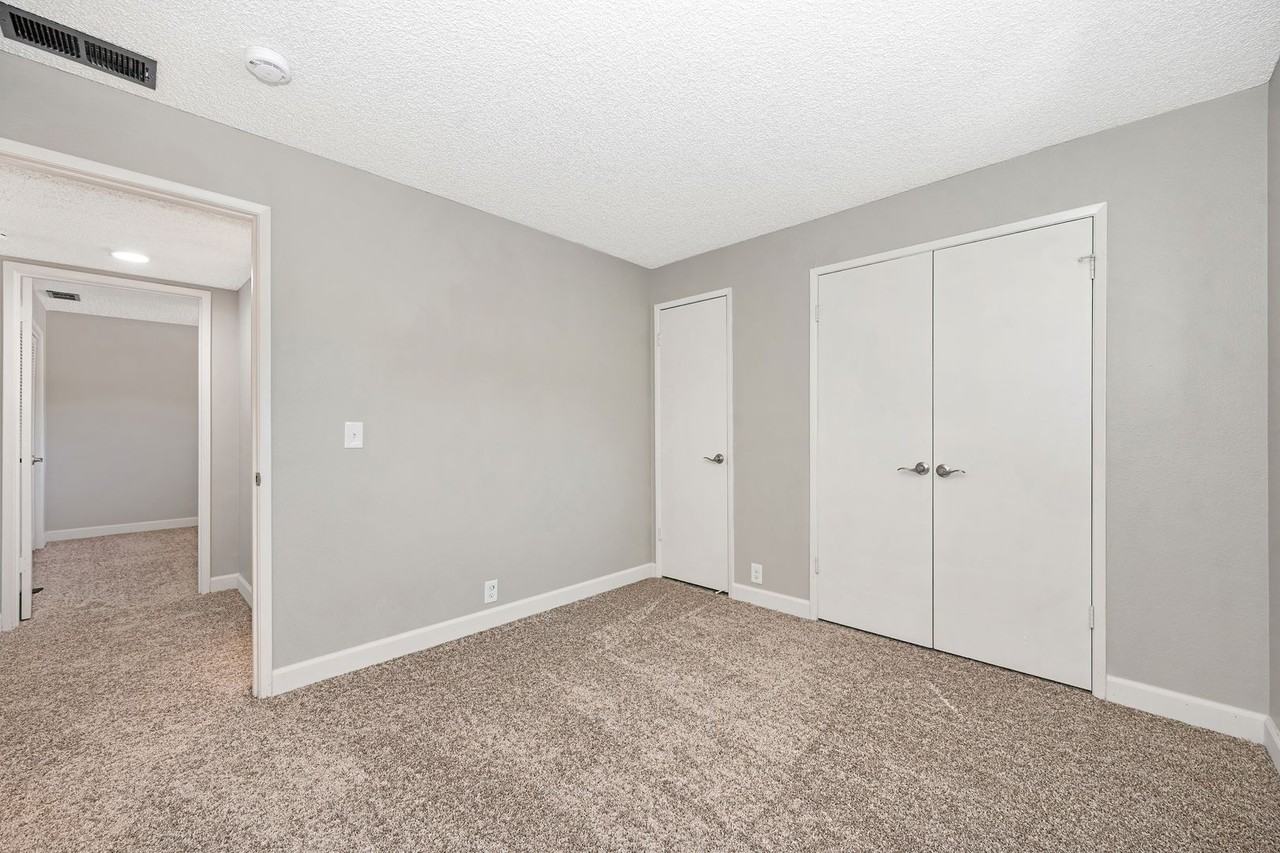 Joshua Tree Apartments - Photo 6 of 29