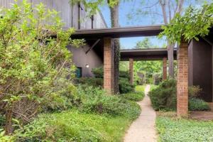 featured image of 1260 Kalmia Ave