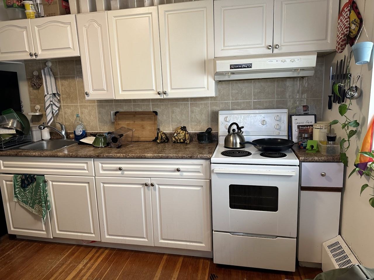 Joyce St & Kingsway - Photo 2 of 8