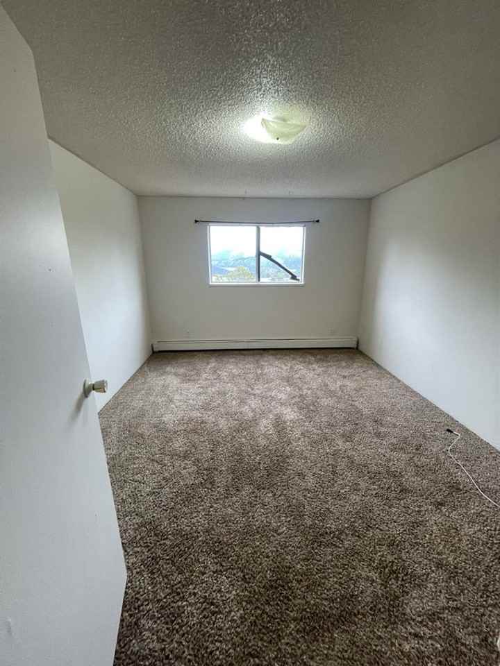 3210 CR 114 - Photo 4 of 13