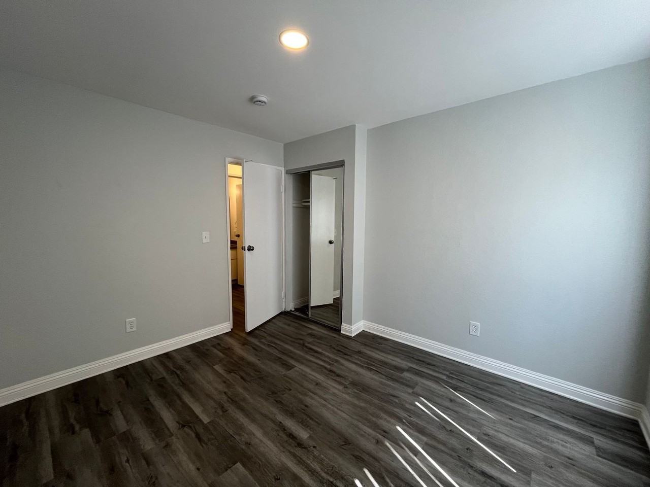 226 South Serrano - Photo 7 of 30