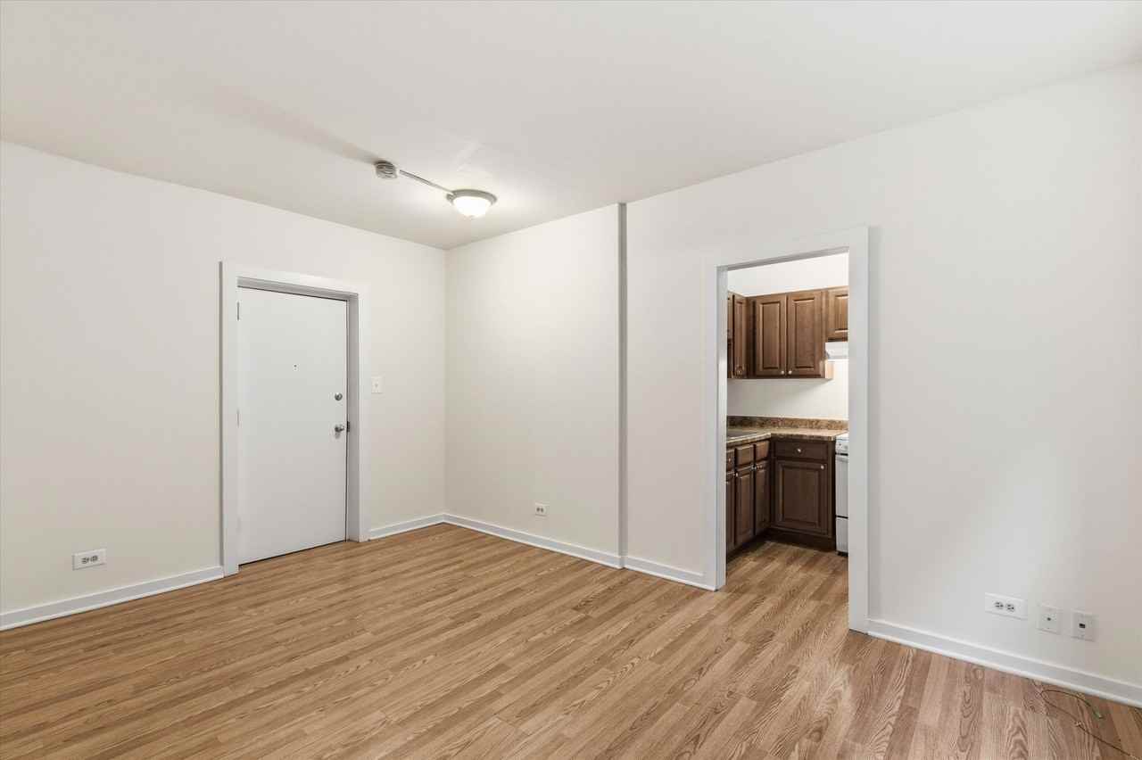 1850 Humboldt LLC - Photo 5 of 32