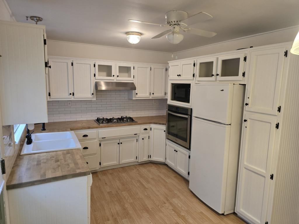 1403 Ne 75th St - Photo 3 of 14