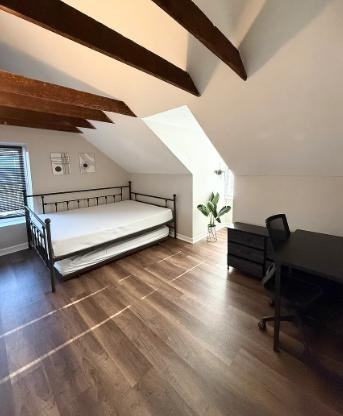 1025 W Turner St - Photo 2 of 15