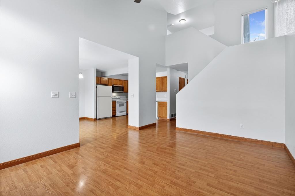 151 Crabapple Dr - Photo 4 of 15