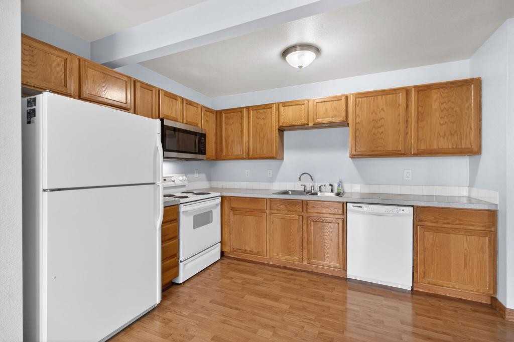 151 Crabapple Dr - Photo 5 of 15