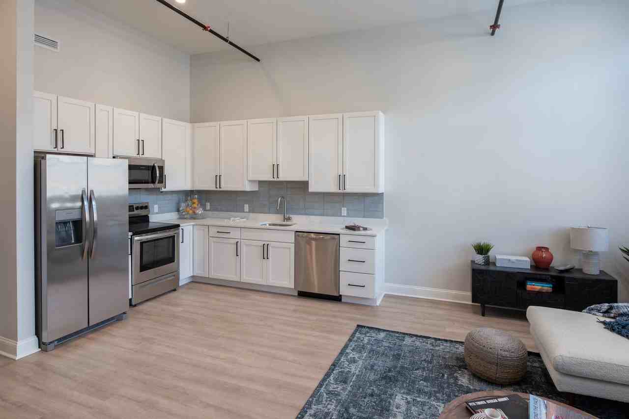 The Arlington - Photo 3 of 17