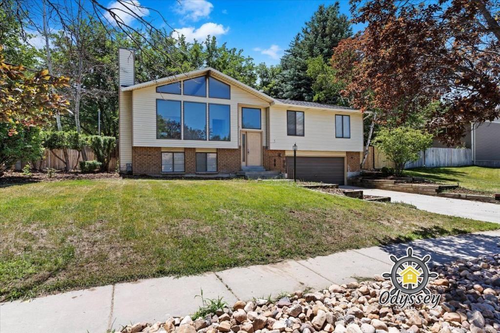 2066 E 10095 S - Photo 2 of 33