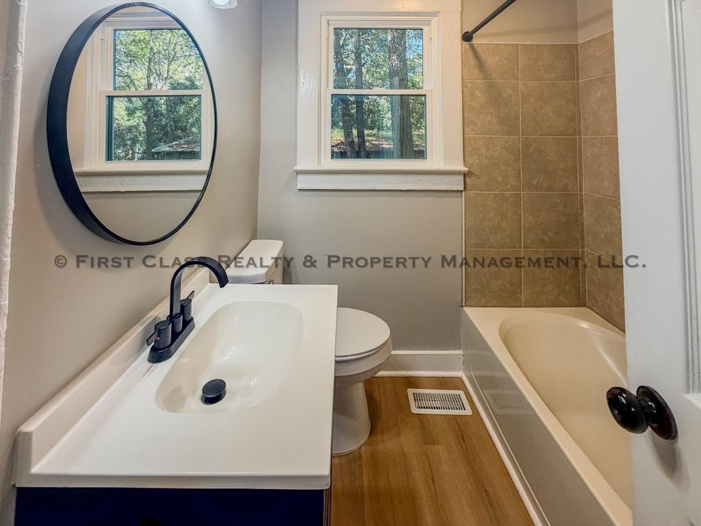 1108 Henderson Ave - Photo 5 of 23