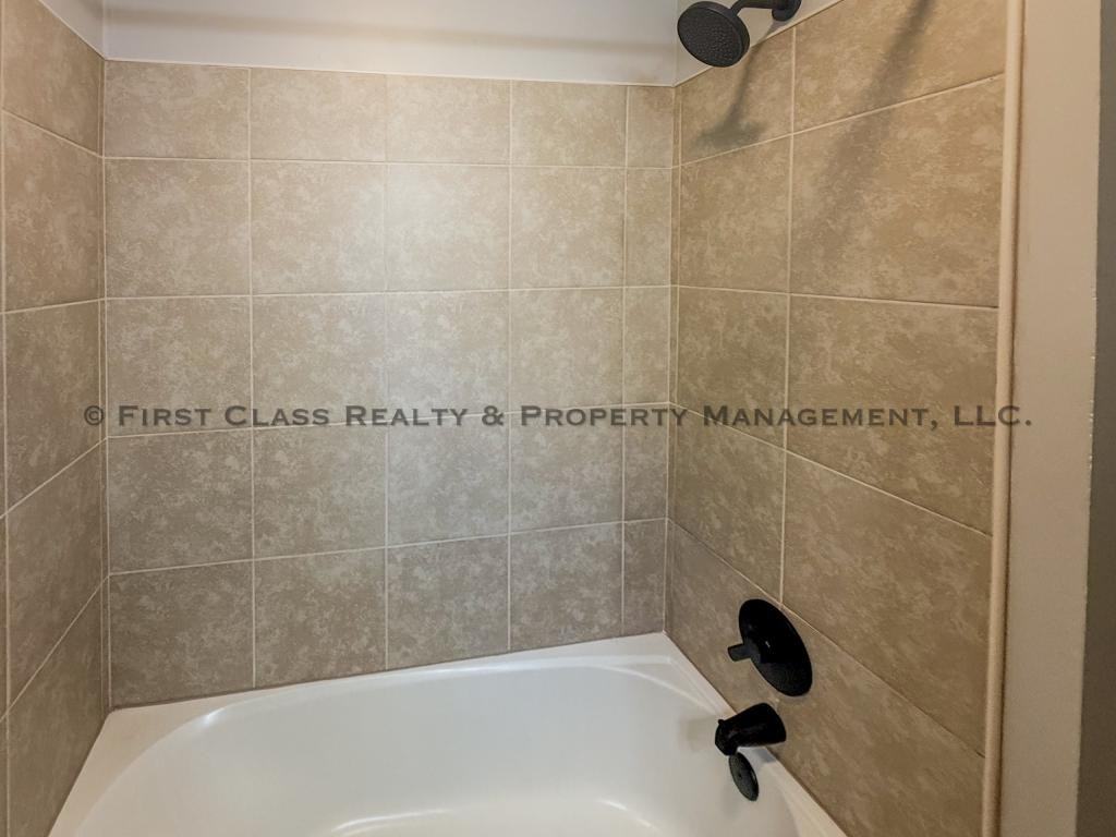 1108 Henderson Ave - Photo 7 of 23