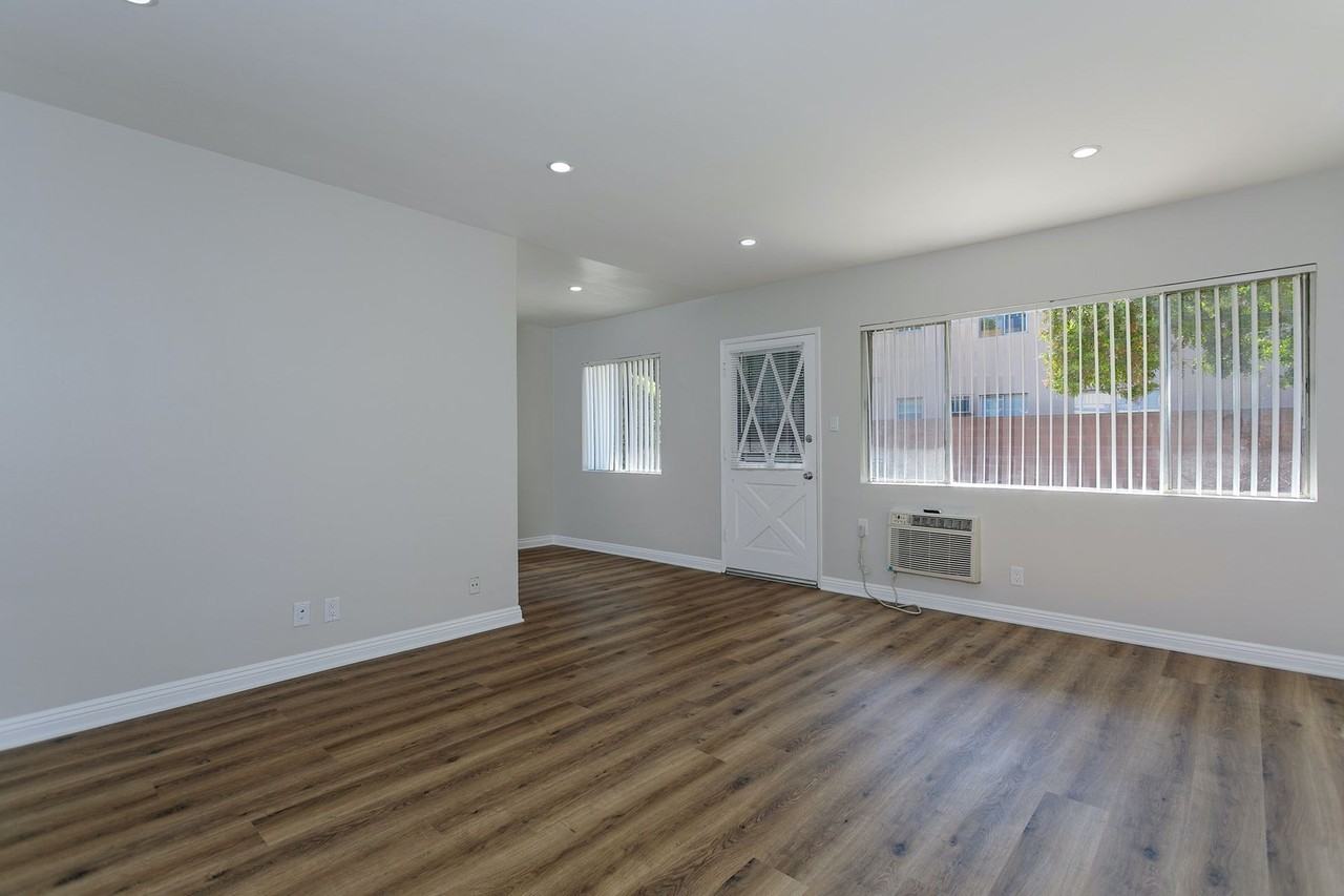 Washington - Photo 5 of 11