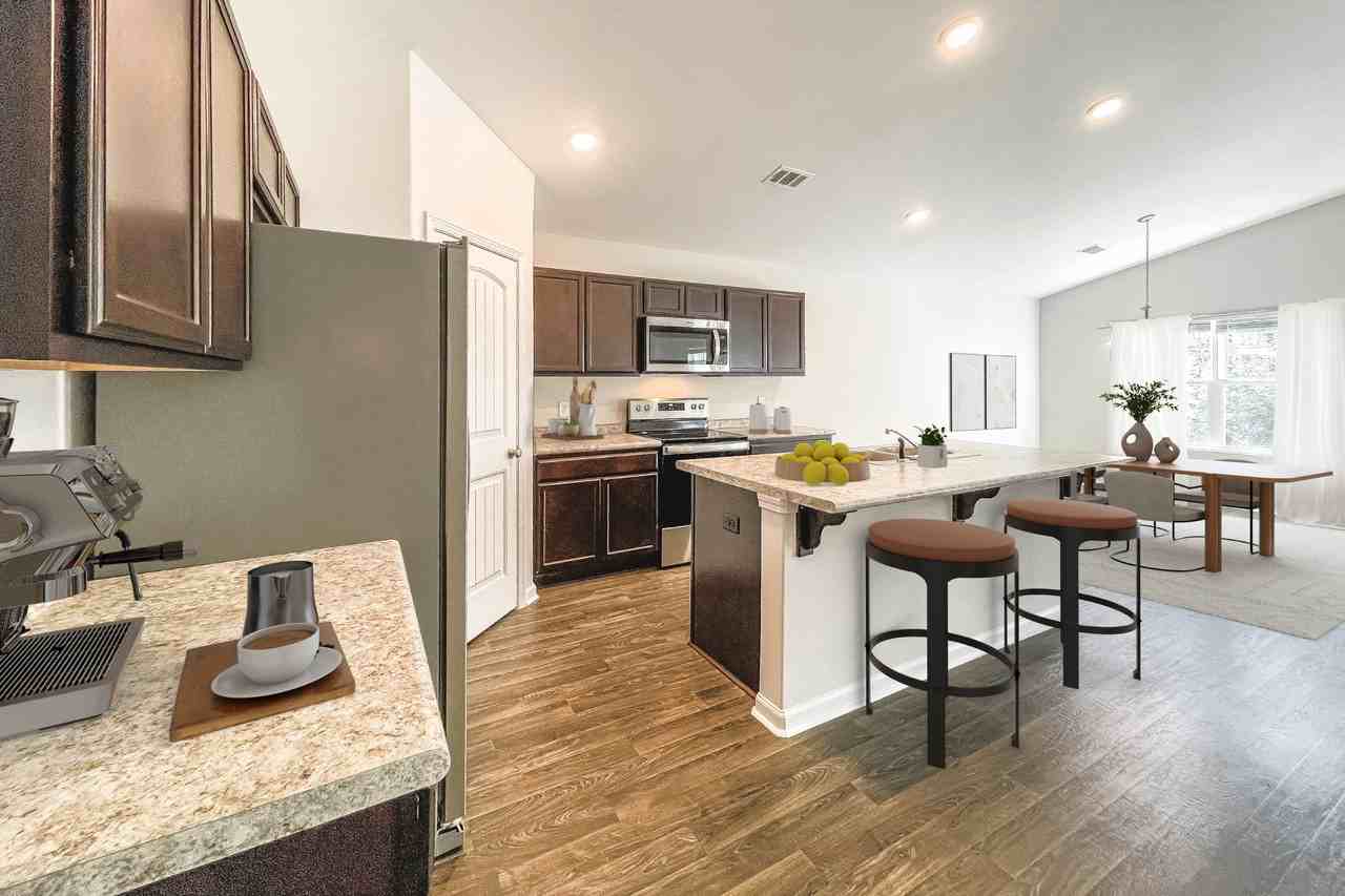 1127 Autumns Wood Cir E - Photo 5 of 26