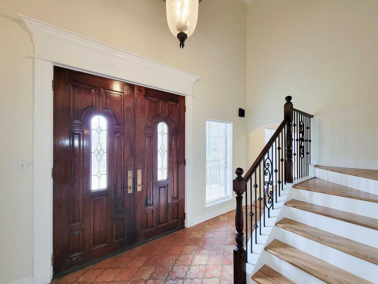 18603 Point Lookout Dr - Photo 6 of 48