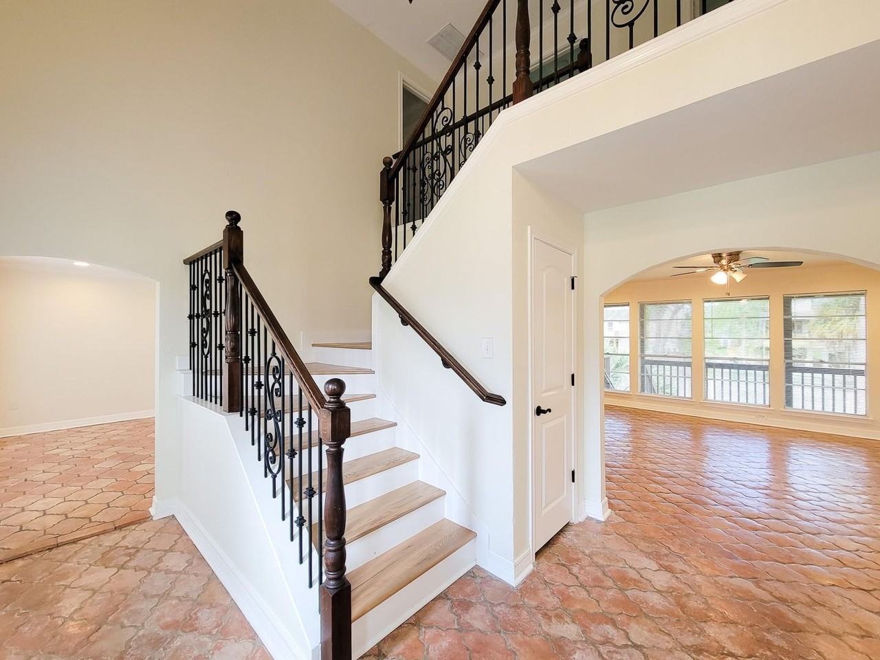 18603 Point Lookout Dr - Photo 7 of 48