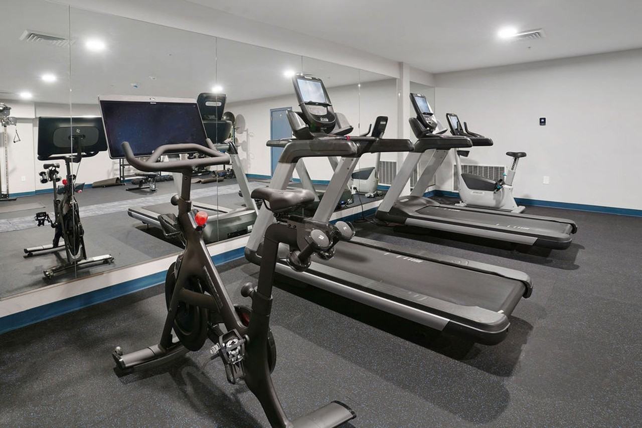 Welcome to The Burton! This beautifully renovated former meeting house is located at the foot of Presidents' Circle. - Photo 5 of 50