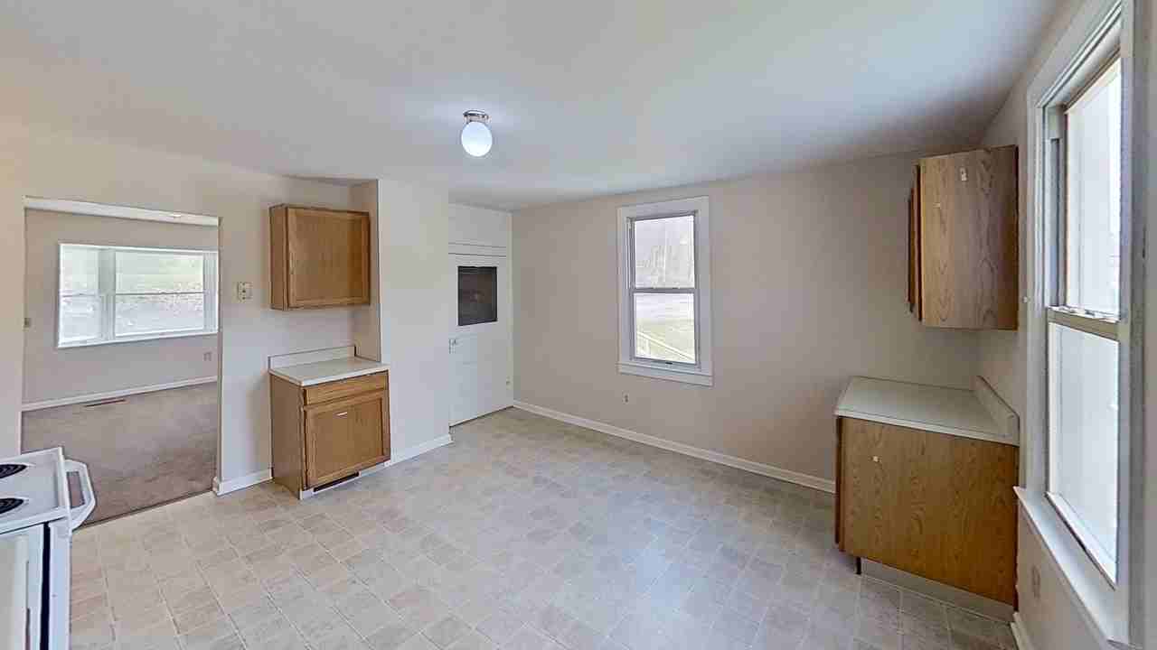 1351 S George St - Photo 2 of 10