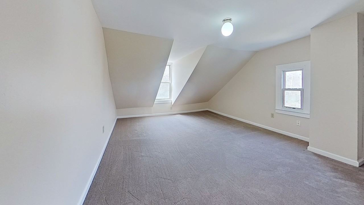 1351 S George St - Photo 5 of 10