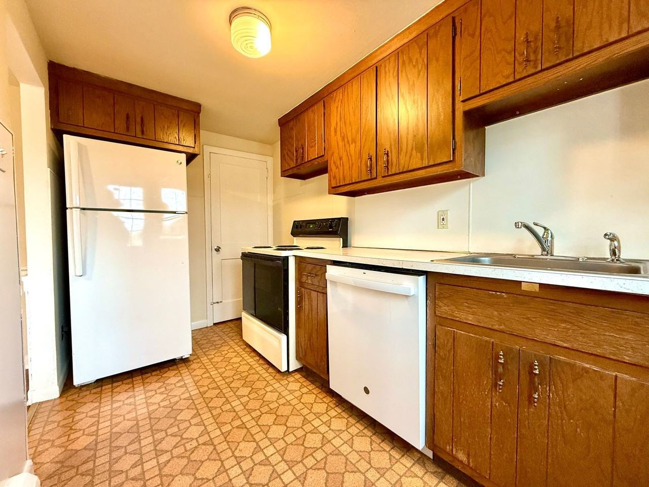 140 Sunrise Dr - Photo 6 of 15