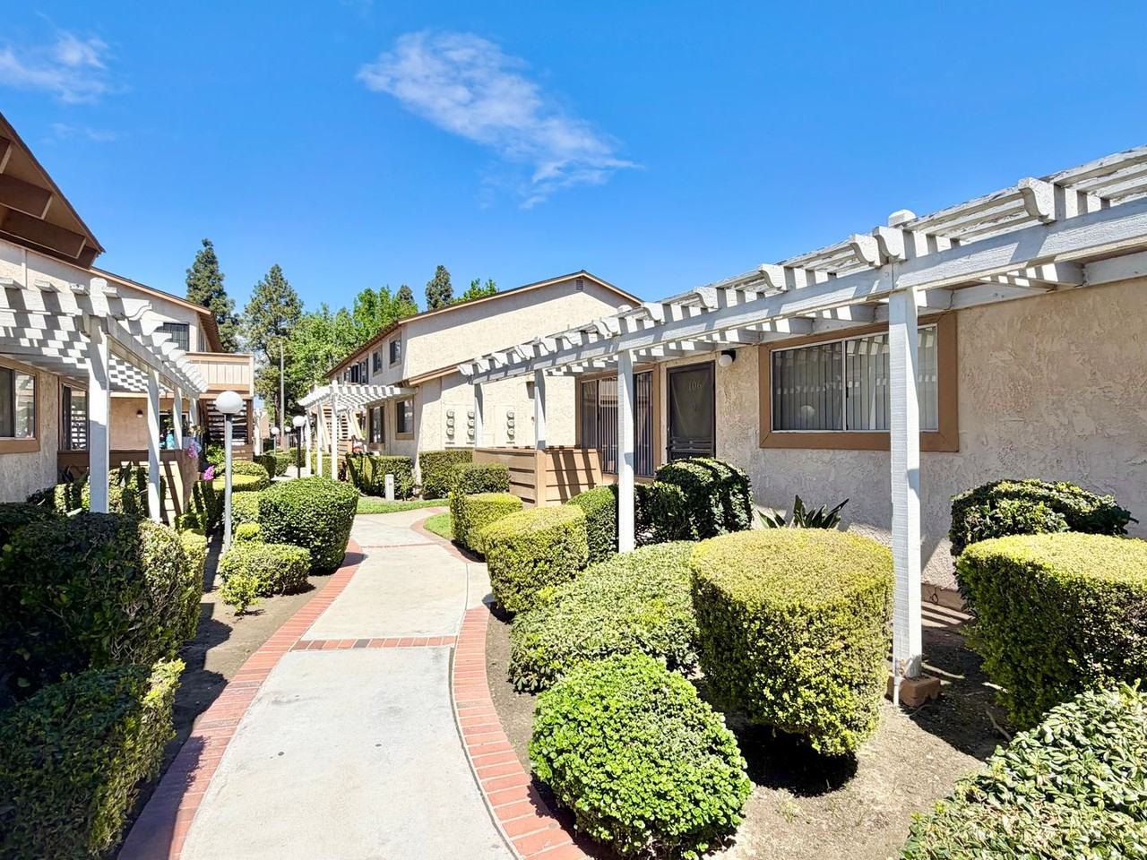 Orangewood Pines - Photo 2 of 28