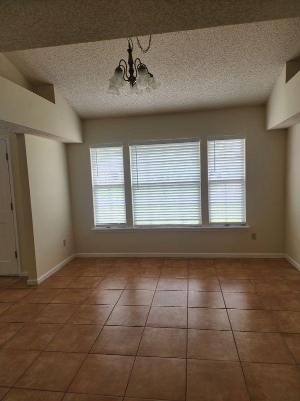 6076 Bermuda Dr - Photo 3 of 4