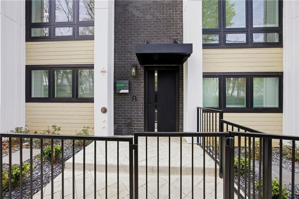 438 Markham St Sw