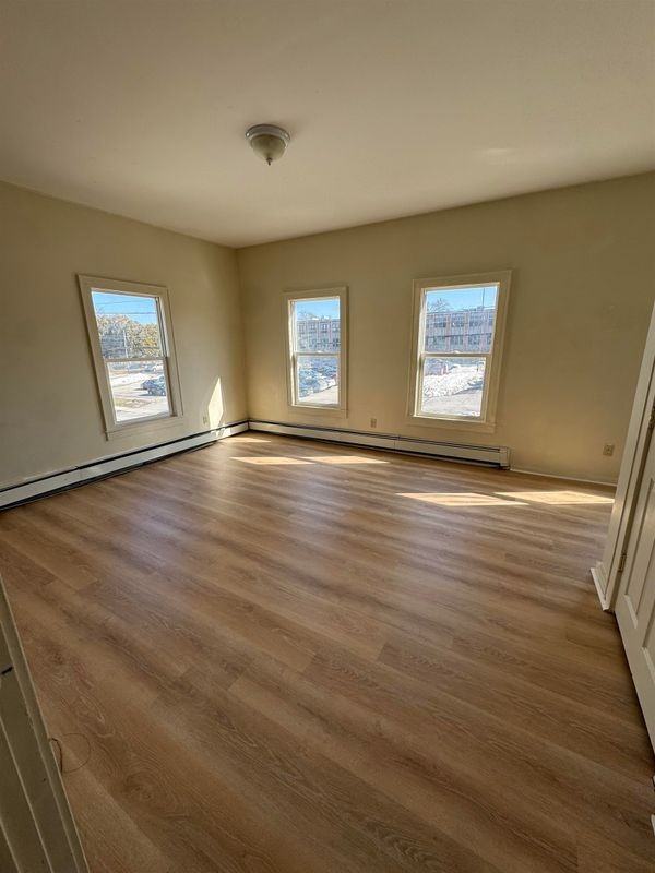 49 Summer St - Photo 2 of 8