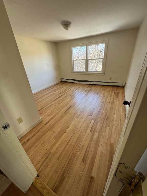 49 Summer St - Photo 6 of 8