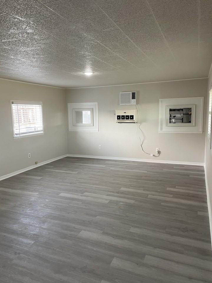 127 Daisy Ln - Photo 3 of 7