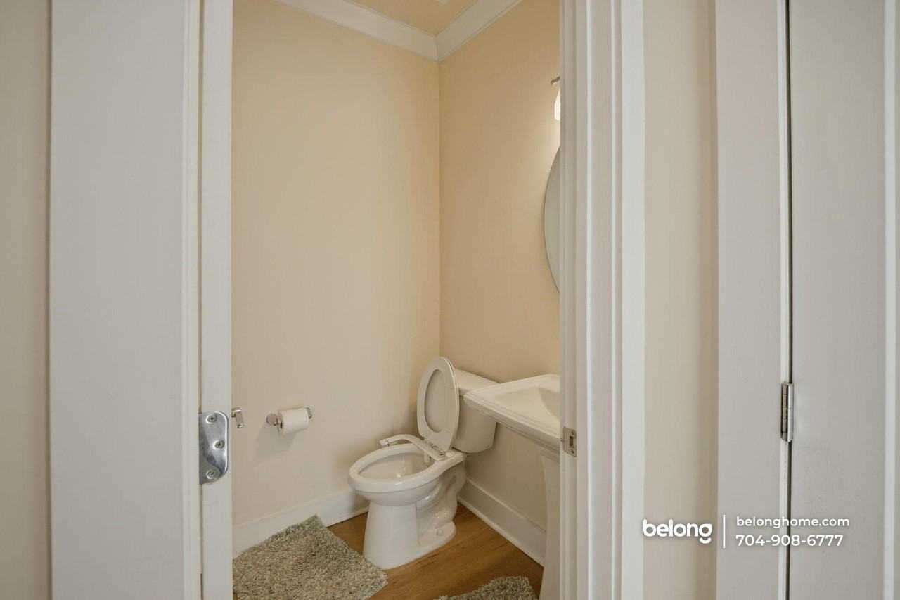 12033 Brooklyn Ave - Photo 6 of 19