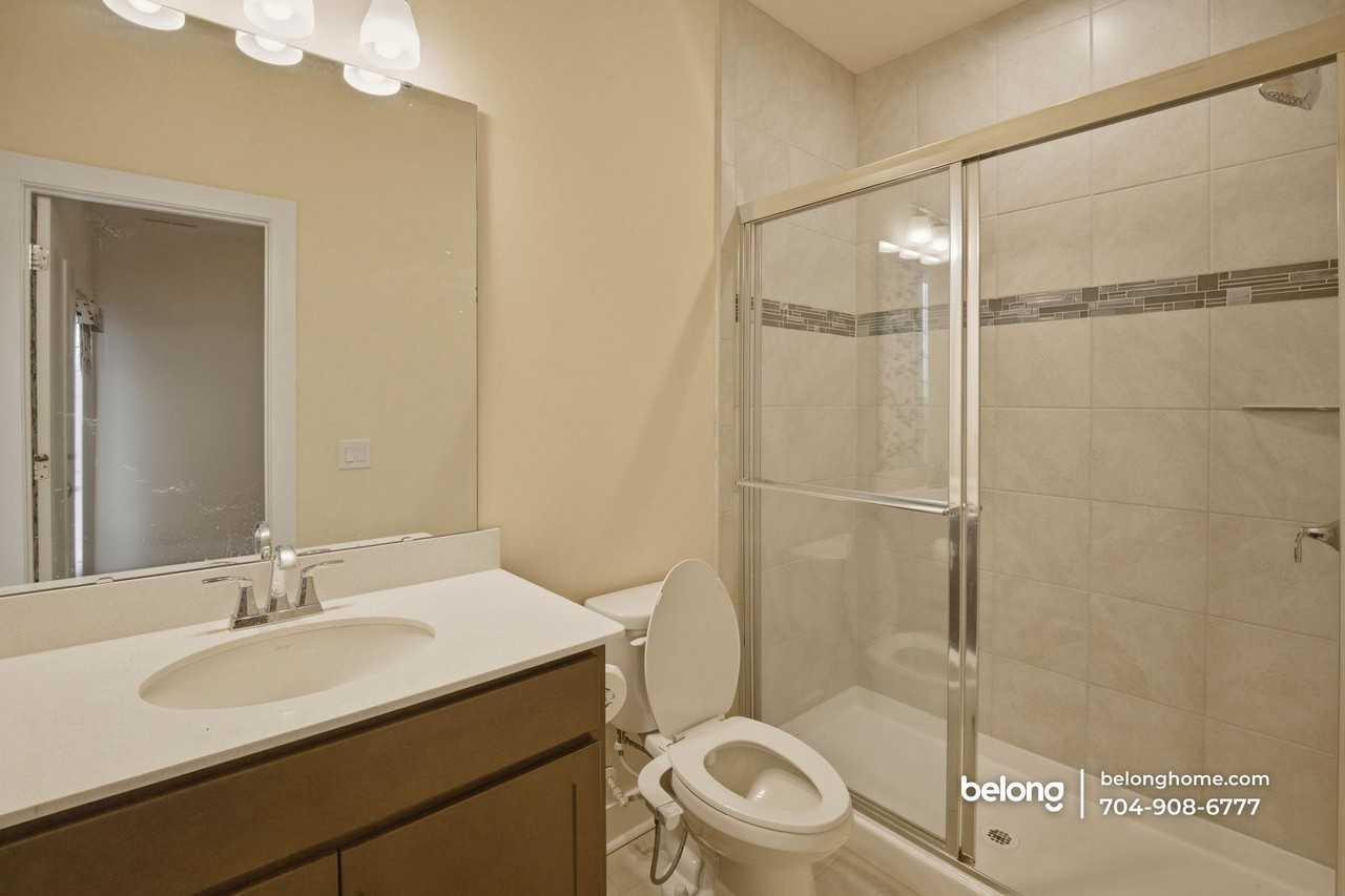 12033 Brooklyn Ave - Photo 7 of 19
