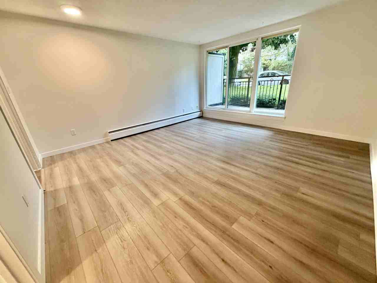Kitsilano Low rise Apartment - Photo 6 of 25