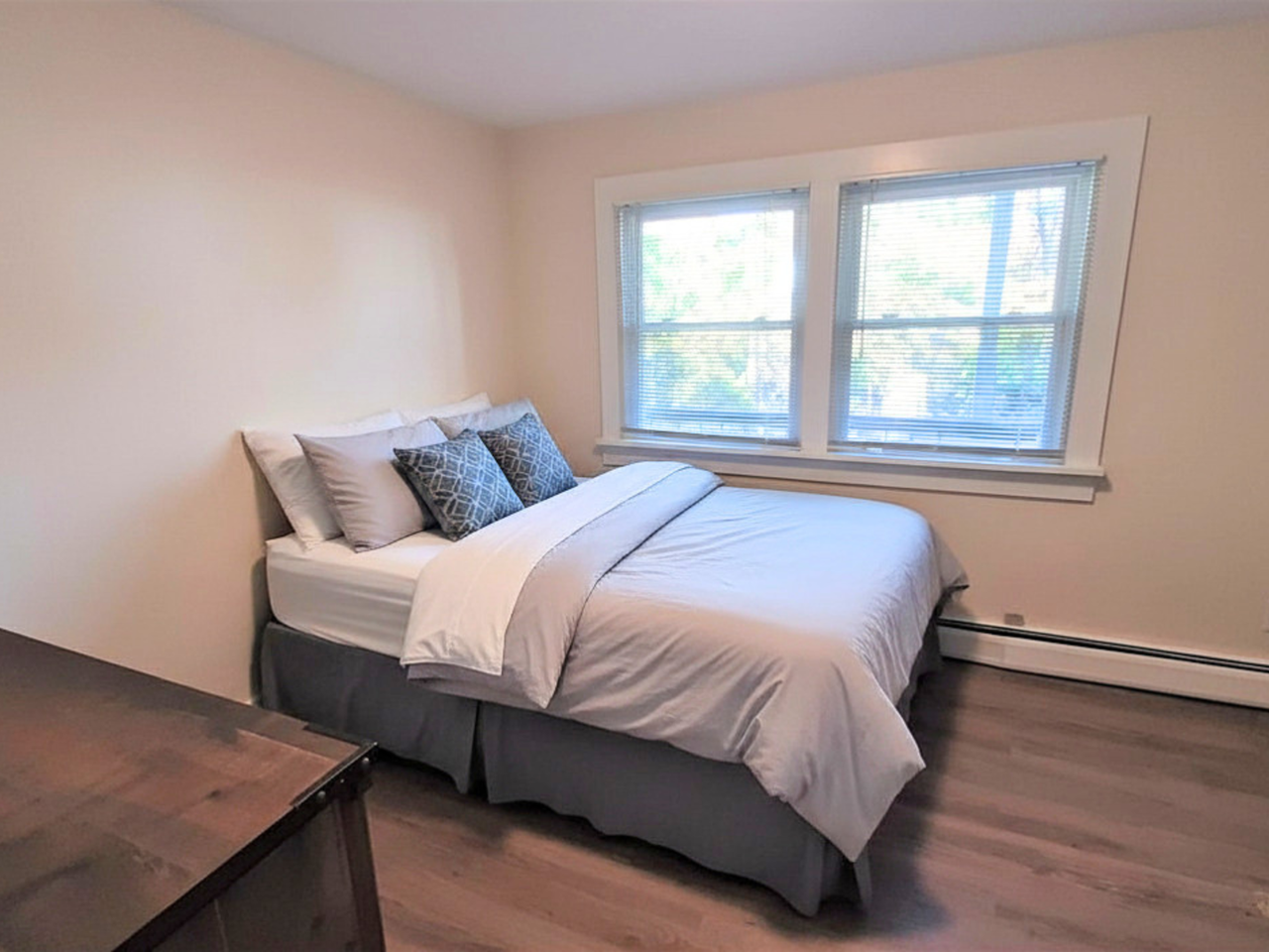 320 Hillview Place - Photo 6 of 8