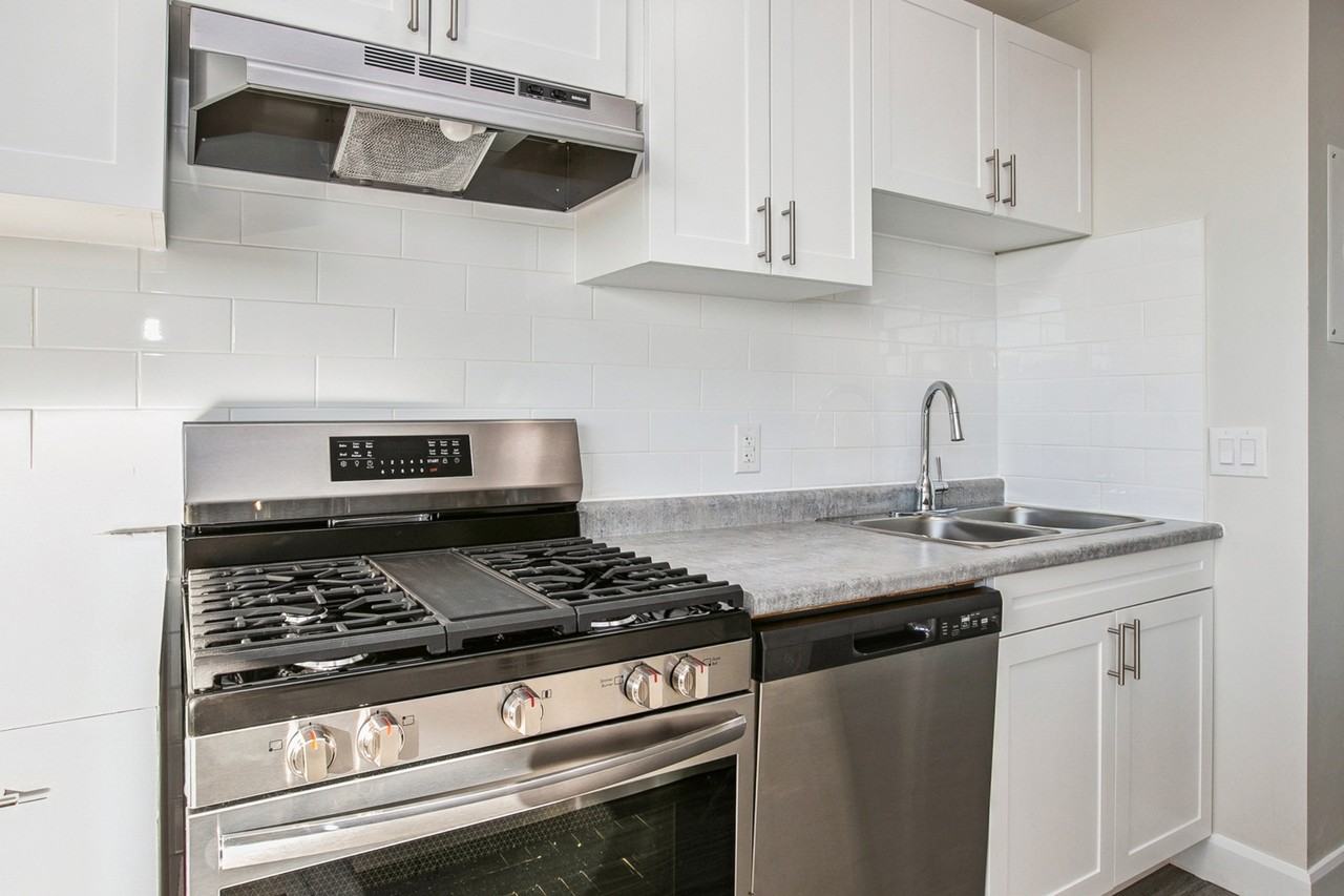 Lake Street Apartments - Photo 7 of 26