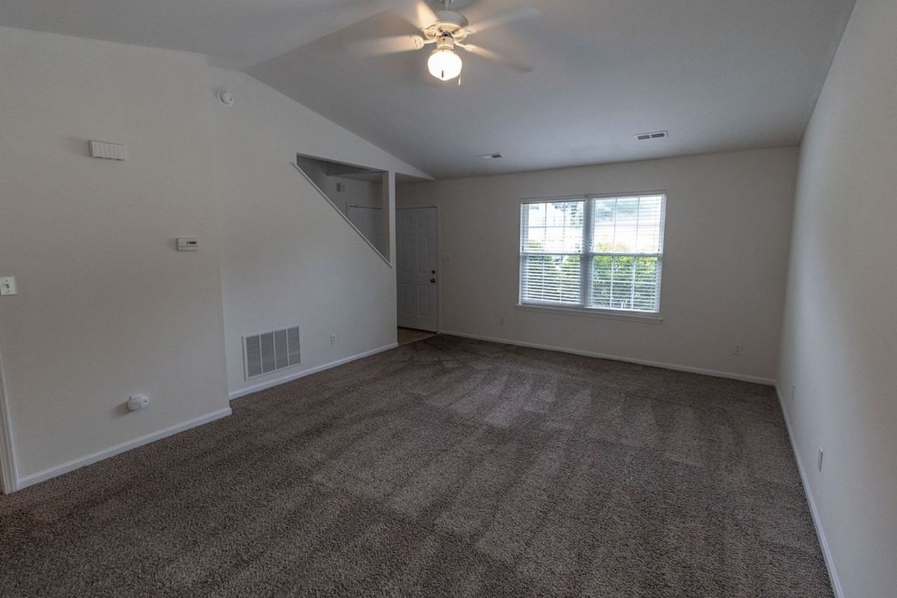 3300 St Charles Rd - Photo 4 of 31