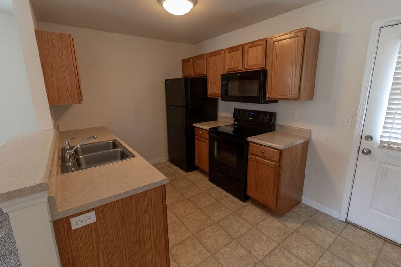 3300 St Charles Rd - Photo 6 of 31