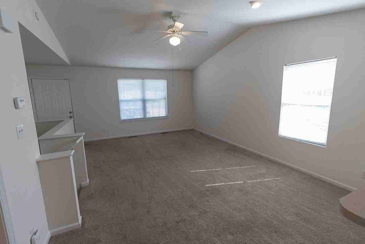 3406 St Charles Rd - Photo 5 of 33