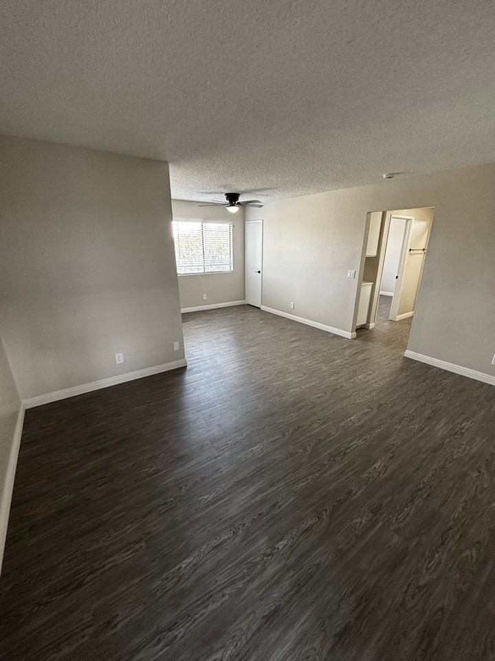 Circle City Apartments - Photo 3 of 9