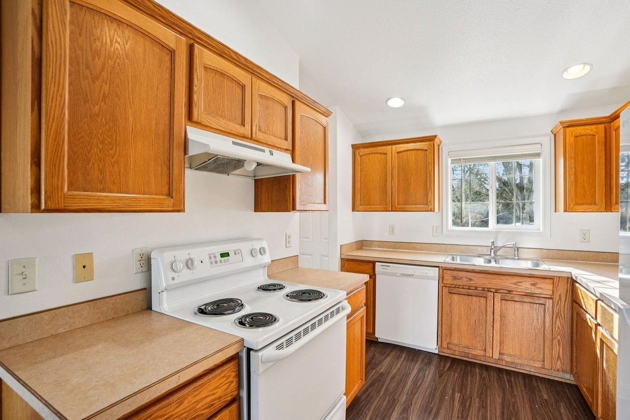 2315 Sw Hannah Cir - Photo 4 of 20