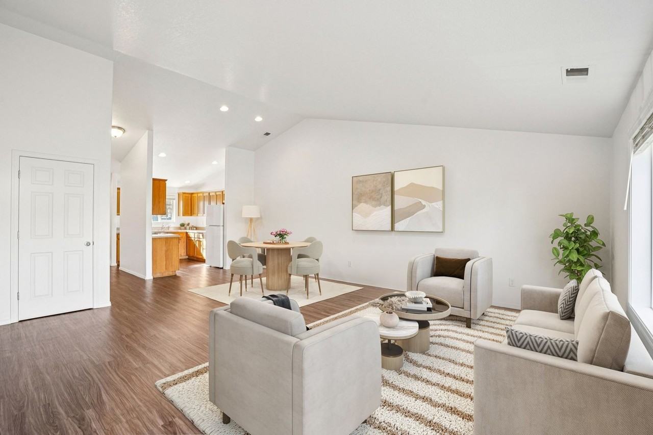 2315 Sw Hannah Cir - Photo 5 of 20