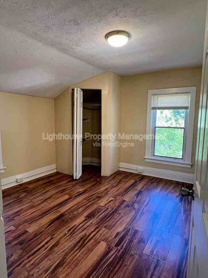 219 E North St #2 - Photo 4 of 13