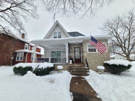 featured image of 621 State St #1