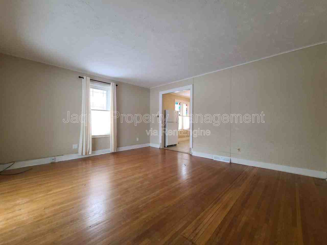 621 State St #1 - Photo 4 of 11