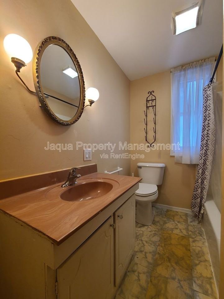 621 State St #1 - Photo 7 of 11
