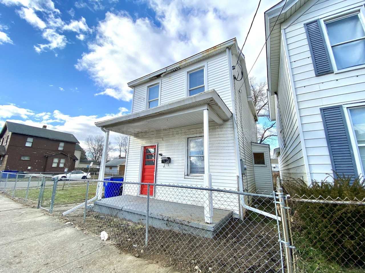 906 Vine St