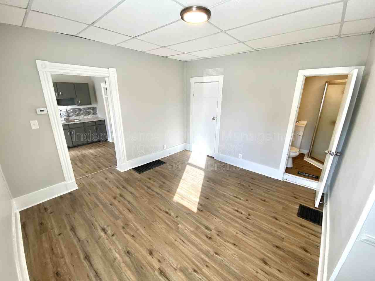 906 Vine St - Photo 4 of 50