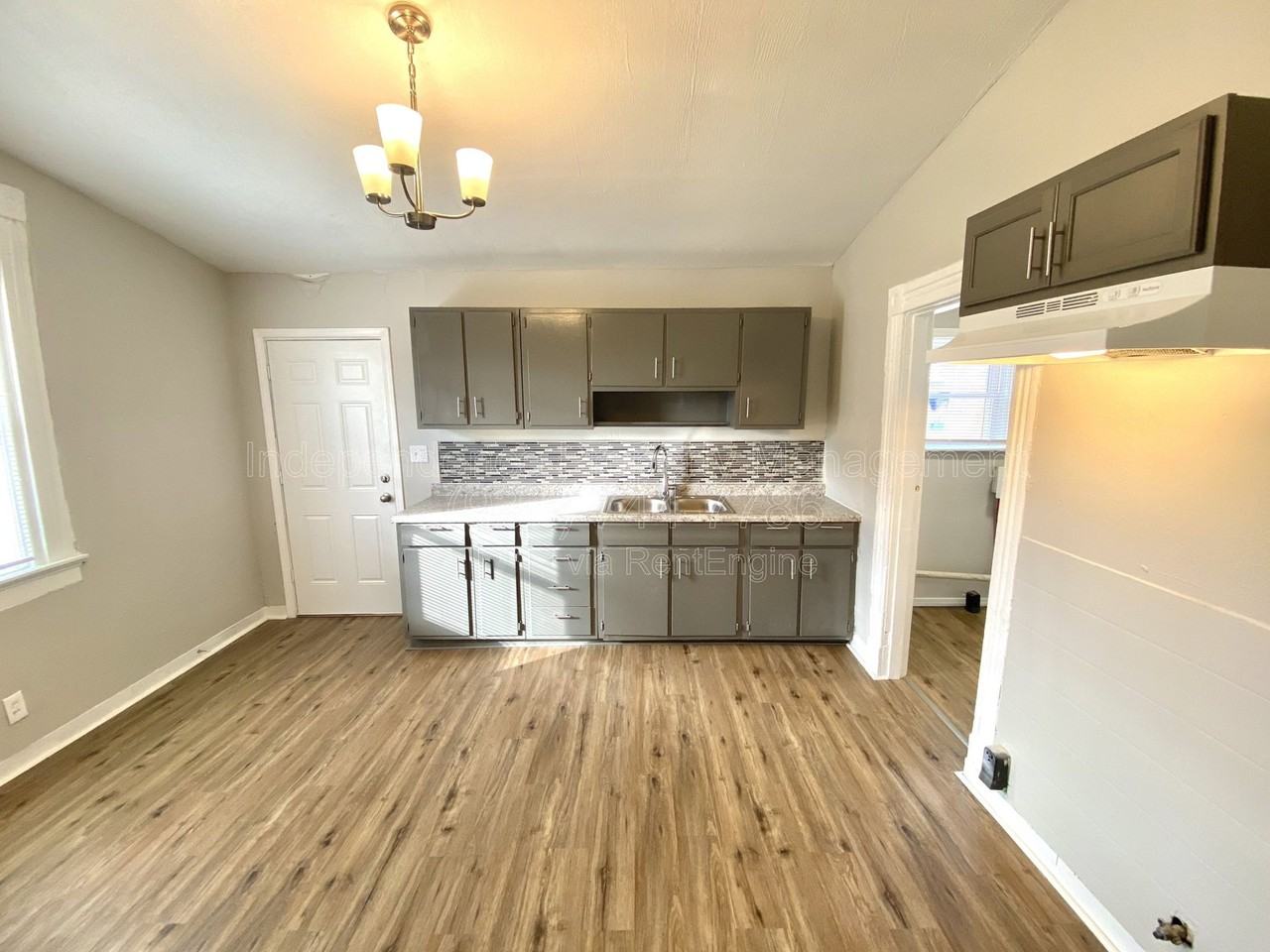 906 Vine St - Photo 5 of 50